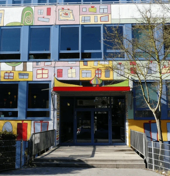HUNDERTWASSER-SCHULE